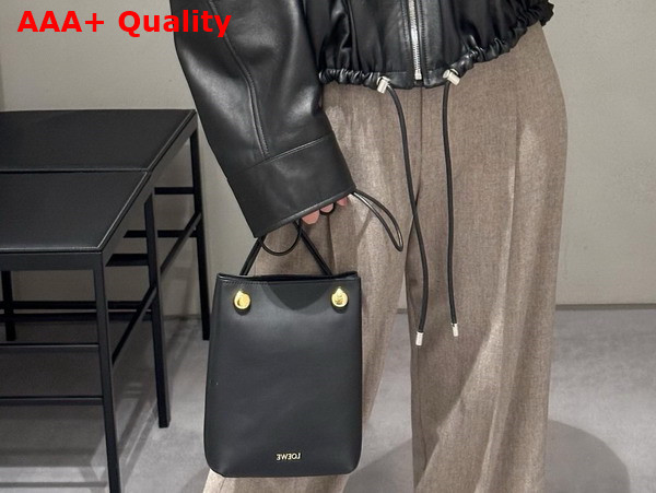 Loewe Pebble Pouch in Black Smooth Calfskin Replica