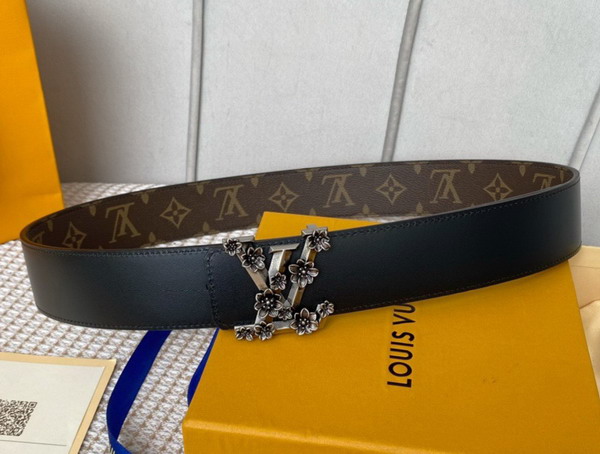 LV Pyramide Flower 40mm Reversible Belt Monogram M0500U Replica