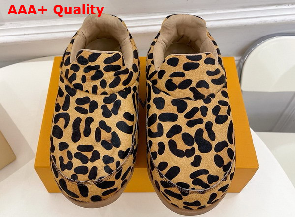 LV Yeti Slip On in Beige Leopard Printed Fur 1AIKKS Replica