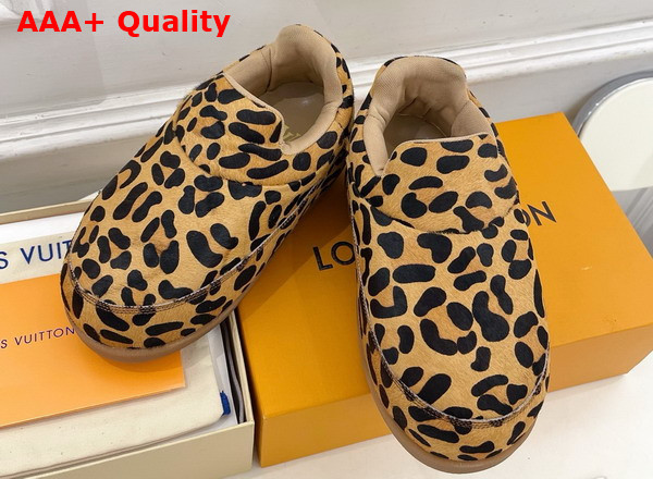 LV Yeti Slip On in Beige Leopard Printed Fur 1AIKKS Replica