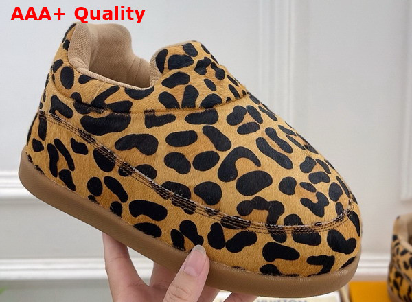 LV Yeti Slip On in Beige Leopard Printed Fur 1AIKKS Replica