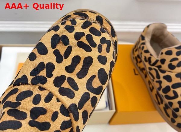 LV Yeti Slip On in Beige Leopard Printed Fur 1AIKKS Replica