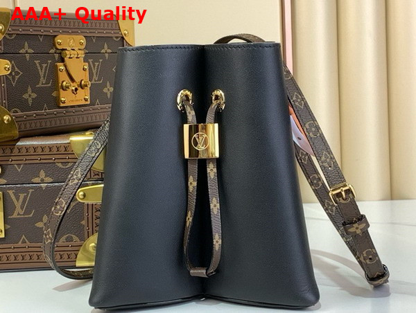 Louis Vuitton Bloom PM Handbag in Black Calfskin Leather M13843 Replica