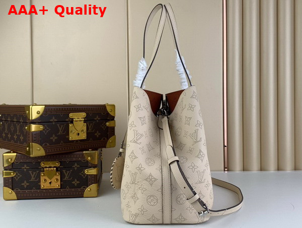 Louis Vuitton Blossom MM Tote Bag in Cream Mahina Perforated Calfskin Leather Replica