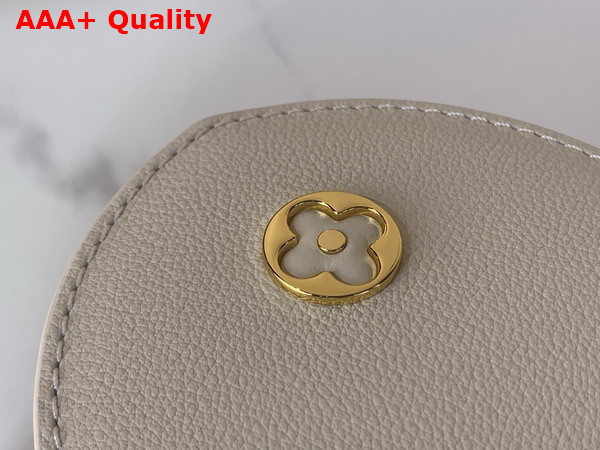 Louis Vuitton Capucines MM Souple in Quartz White Calfskin Leather M14979 Replica