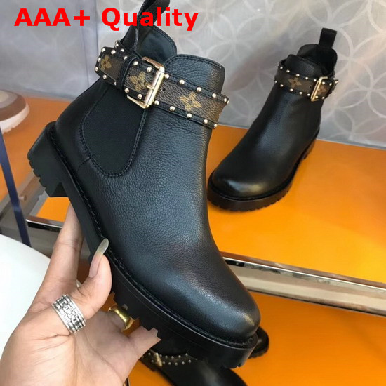 Louis Vuitton Discovery Flat Ankle Boot in Black Grained Calf Leather Replica
