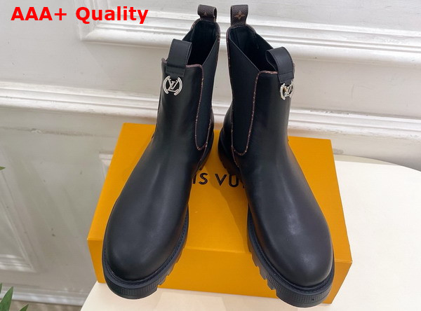 Louis Vuitton District Chelsea Ankle Boot in Black Plain Calf Leather 1AIBV7 Replica