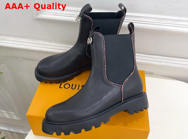 Louis Vuitton District Chelsea Ankle Boot in Black Plain Calf Leather 1AIBV7 Replica