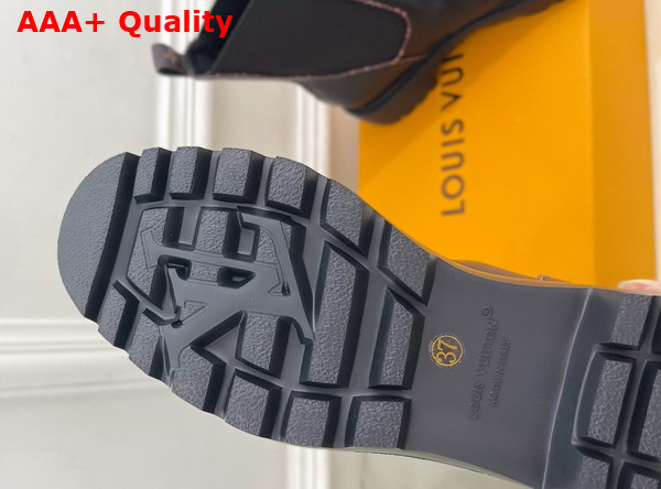 Louis Vuitton District Chelsea Ankle Boot in Black Plain Calf Leather 1AIBV7 Replica