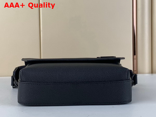 Louis Vuitton Fastline Messenger in Black Cowhide Leather M22482 Replica