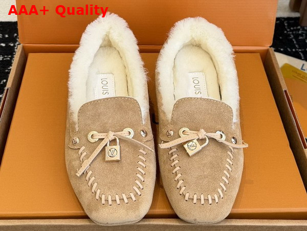 Louis Vuitton Flore Car Shoe in Beige Suede Calf Leather and Shearling Lining 1AITV5 Replica