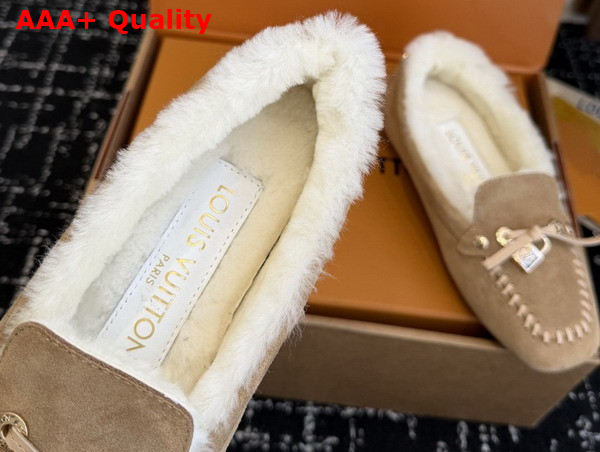 Louis Vuitton Flore Car Shoe in Beige Suede Calf Leather and Shearling Lining 1AITV5 Replica