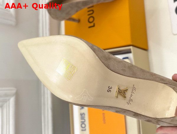 Louis Vuitton Gala Pump in Nude Suede Calf Leather 1AINO0 Replica