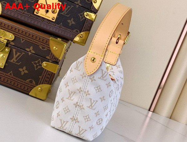 Louis Vuitton Hills Pochette in Mastic Polyamide M12433 Replica