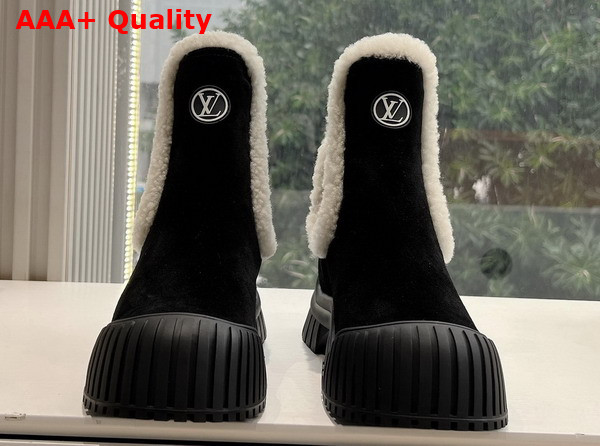 Louis Vuitton Ruby Flat Ankle Boot in Black Suede Calf Leather and Shearling 1AGWFK Replica