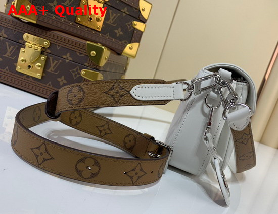 Louis Vuitton Swing Handbag in White Calfskin Leather M20395 Replica