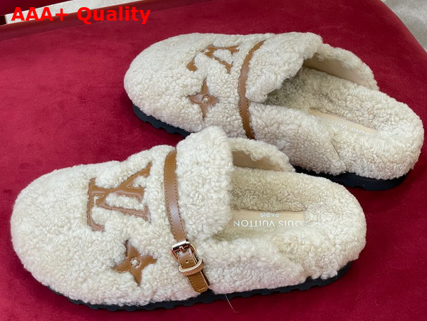Louis Vuitton Winterbreak Flat Comfort Mule in Natural Shearling 1AA1HT Replica