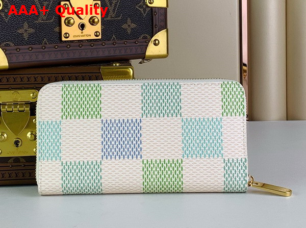 Louis Vuitton Zippy Wallet in Pistachio Green Damier Coated Canvas N40748 Replica