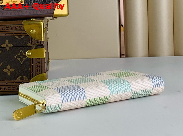Louis Vuitton Zippy Wallet in Pistachio Green Damier Coated Canvas N40748 Replica