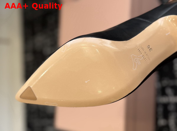 Miu Miu Leather Pumps in Black Calf Leather 5I546E Replica