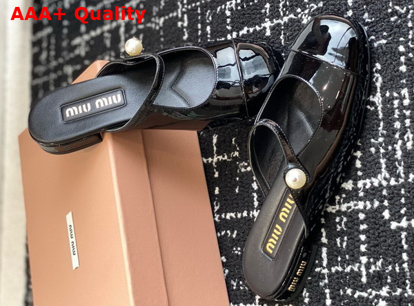 Miu Miu Patent Leather Slipper in Black Replica