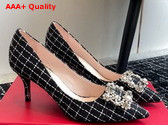 Roger Vivier Flower Strass Pearl Pumps in Black Fabric Replica