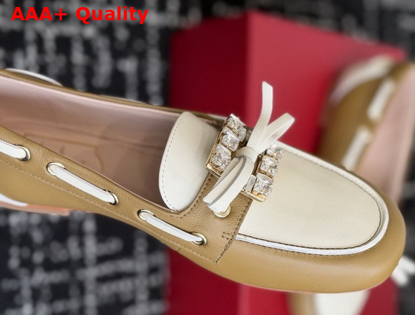 Roger Vivier Tres Vivier Boat Loafers in Leather Brown and Off White Replica