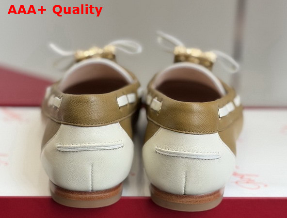 Roger Vivier Tres Vivier Boat Loafers in Leather Brown and Off White Replica