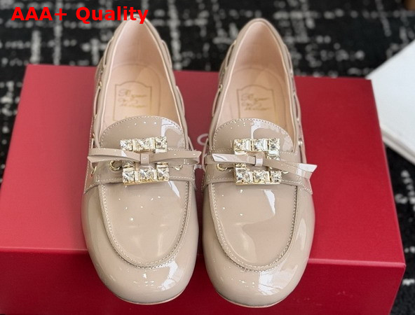 Roger Vivier Tres Vivier Boat Loafers in Nude Patent Leather Replica