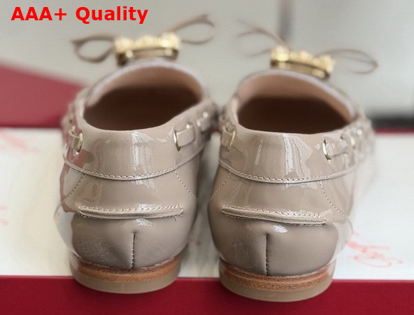 Roger Vivier Tres Vivier Boat Loafers in Nude Patent Leather Replica