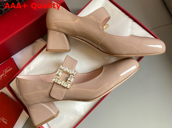 Roger Vivier Tres Vivier Rhinestone Buckle Babies Pumps in Nude Patent Leather Replica