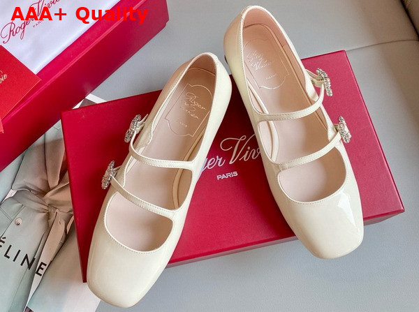 Roger Vivier Tres Vivier Strass Buckle Mini Babies Ballerinas in Off White Patent Leather Replica