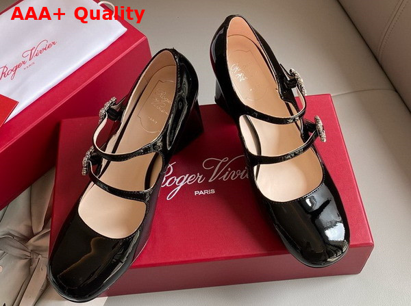 Roger Vivier Tres Vivier Strass Buckle Mini Babies Pumps in Black Patent Leather Replica