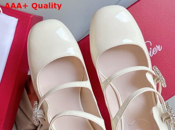 Roger Vivier Tres Vivier Strass Buckle Mini Babies Pumps in Off White Patent Leather Replica