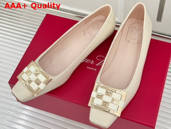 Roger Vivier Trompette Pumps in Off White Leather Replica