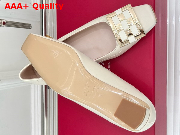 Roger Vivier Trompette Pumps in Off White Leather Replica