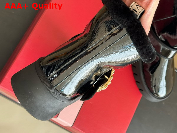 Roger Vivier Viv Winter Fur Strass Buckle Ankle Boots in Black Patent Leather Replica