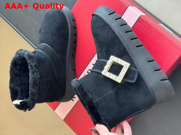Roger Vivier Viv Winter Fur Strass Buckle Ankle Boots in Black Suede Replica