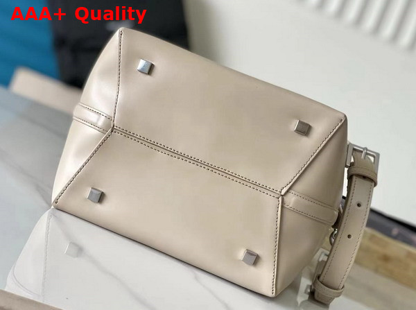 Saint Laurent Le 37 Bucket Bag in Blanc Vintage Shiny Leather Replica