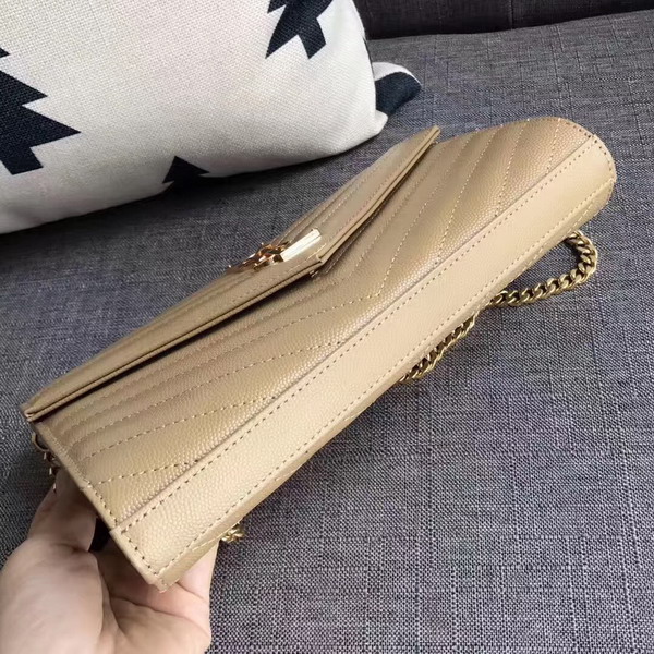 Saint Laurent Monogram Envelope Chain Wallet in Beige Grain De Poudre Textured Matelasse Leather with Gold Metal For Sale